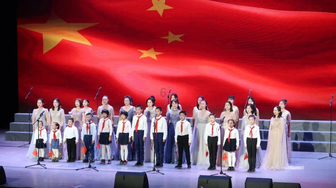 杨玲到了书店美式英语？